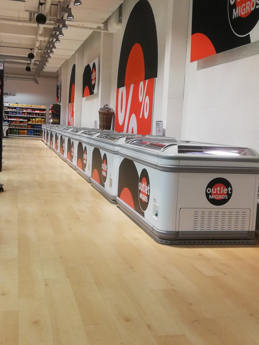 Umbau der neuen Outlet Filiale in Greenhouse Dietlikon unsere Arbeiten Waren Projektleitung , Bauleitung und Baugesuch Erarbeitung für die Genossenschaft Migros Zürich