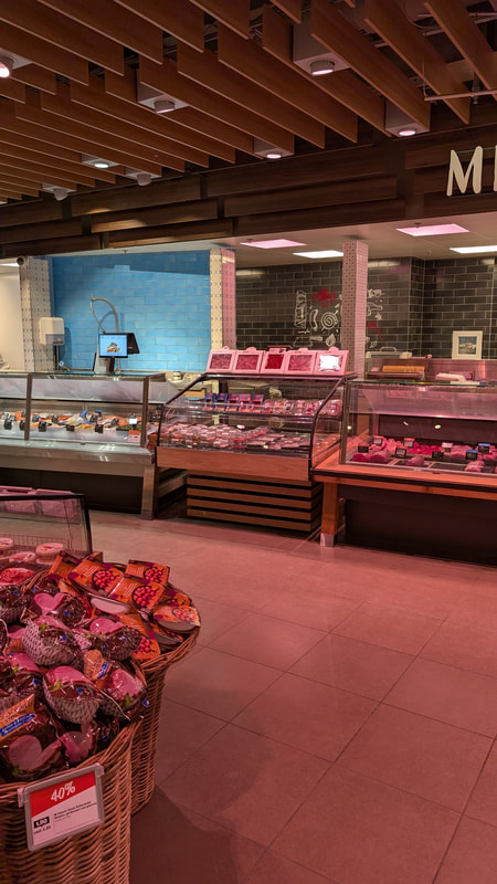 Umgestalltung des Thekengeschfts der Migros Luzern auf SB Konzept im Bereich Charcuterie und Käserei . Endzustand des neuen SB Konzeptes Unsere Leistungen war Die Projekt und BAuleitung über alle Gewerke samt den Internen abstimmungen. Filiale in Schönbühl LU